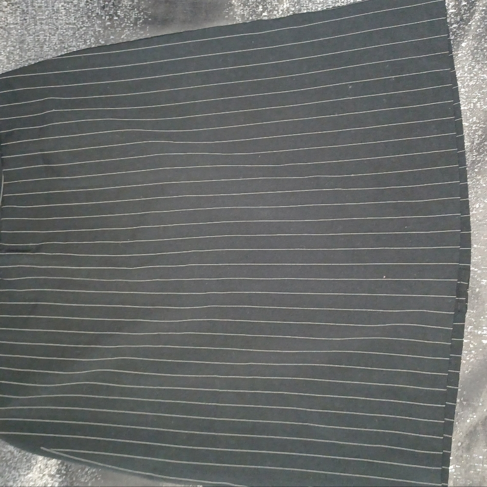 PIN STRIP WOMENS SKIRT SIZE 10. - Picture 4 of 4